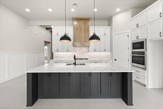 15600 Rockwell Park Lane, Edmond, OK 73013