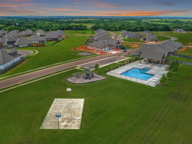 15600 Rockwell Park Lane, Edmond, OK 73013