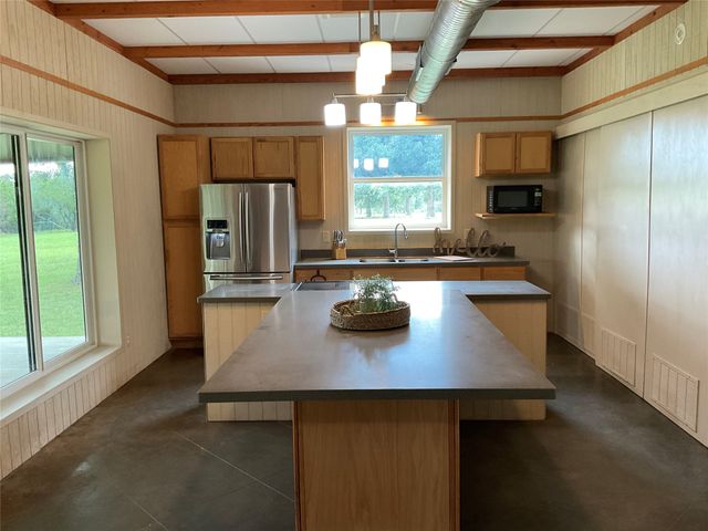392 County Road 1410, Morgan, TX 76671