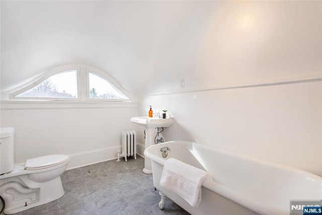 25 Melrose Place, Montclair, NJ 07042