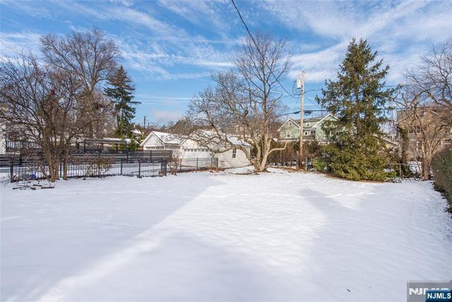 25 Melrose Place, Montclair, NJ 07042