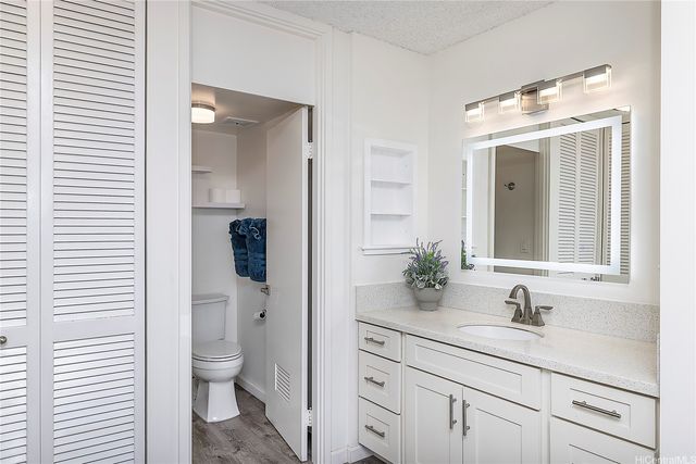 469 Ena Road 2905, Honolulu, HI 96815