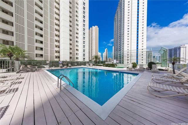 469 Ena Road 2905, Honolulu, HI 96815