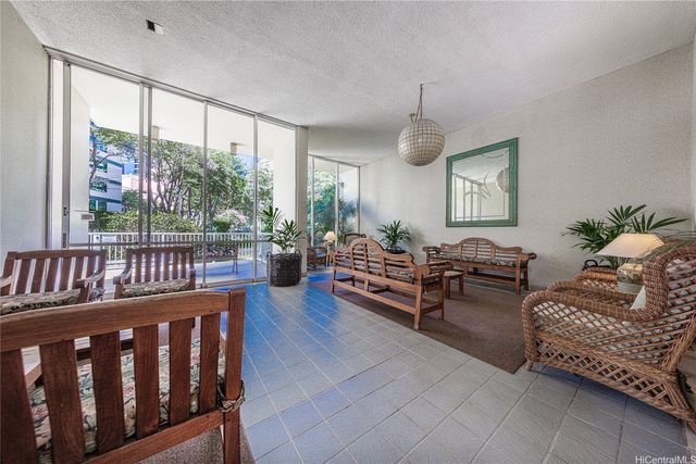 469 Ena Road 2905, Honolulu, HI 96815