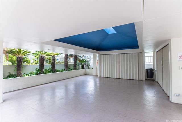 469 Ena Road 2905, Honolulu, HI 96815