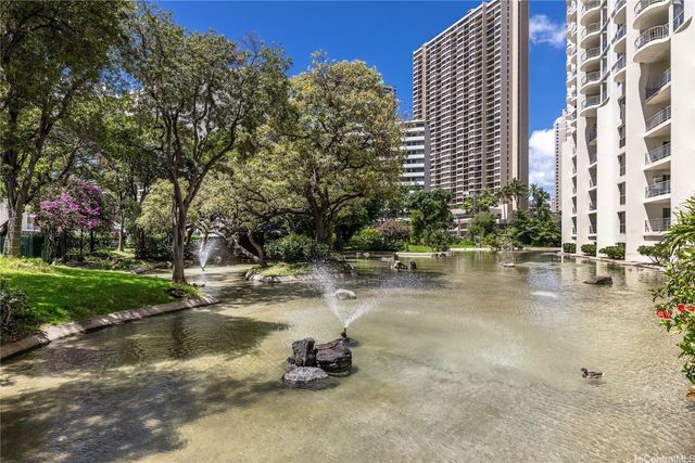 469 Ena Road 2905, Honolulu, HI 96815