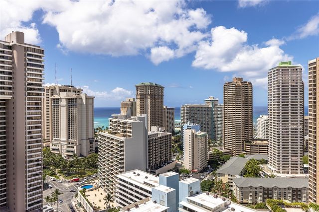 469 Ena Road 2905, Honolulu, HI 96815