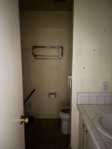 6159 Lyndhurst Drive, Houston, TX 77033
