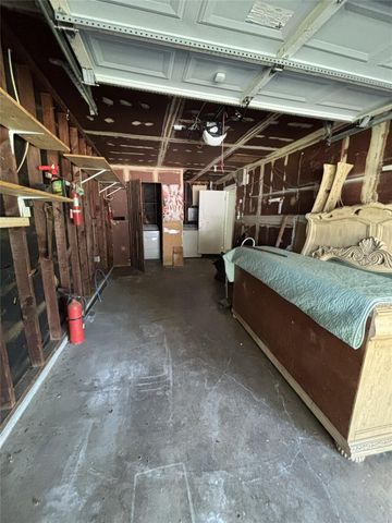 6159 Lyndhurst Drive, Houston, TX 77033