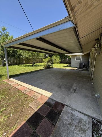 6159 Lyndhurst Drive, Houston, TX 77033