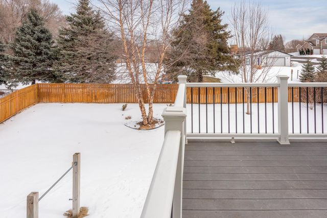 10512 Florida Avenue N, Brooklyn Park, MN 55445