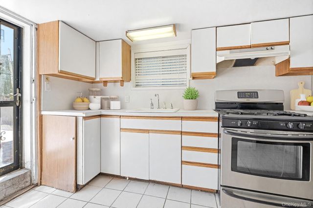 1822 Delancey Place, Bronx, NY 10462