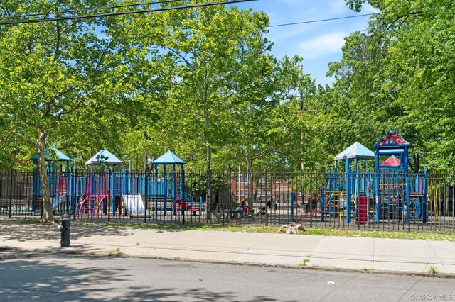 1822 Delancey Place, Bronx, NY 10462