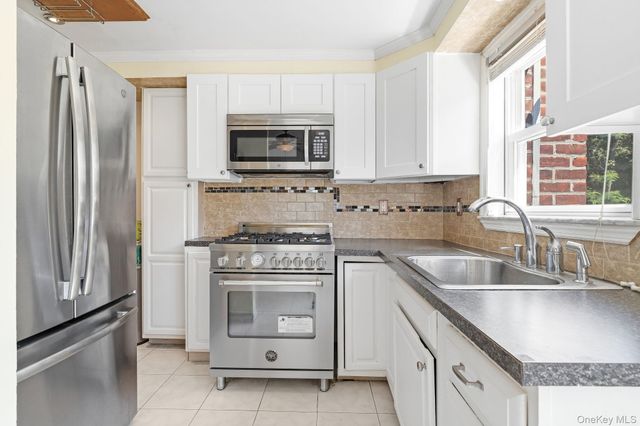 1822 Delancey Place, Bronx, NY 10462