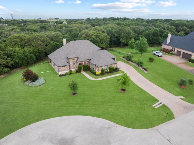 1090 Stone Trail Lane, Cross Roads, TX 76227