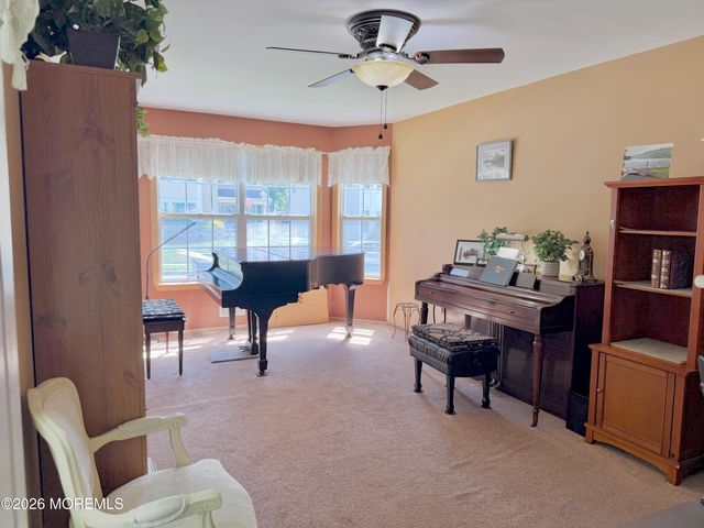48 Messenger Court, Toms River, NJ 08753