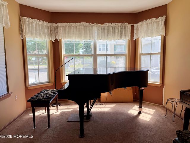 48 Messenger Court, Toms River, NJ 08753