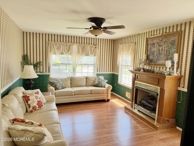 48 Messenger Court, Toms River, NJ 08753