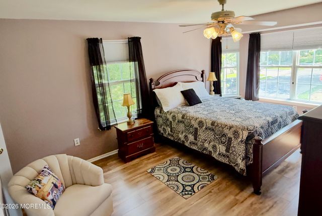 48 Messenger Court, Toms River, NJ 08753