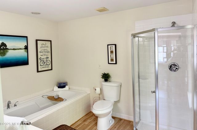 48 Messenger Court, Toms River, NJ 08753