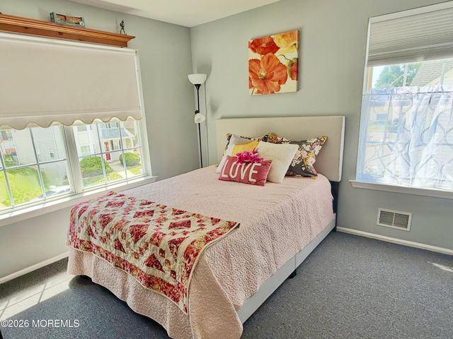48 Messenger Court, Toms River, NJ 08753