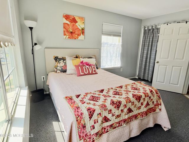 48 Messenger Court, Toms River, NJ 08753