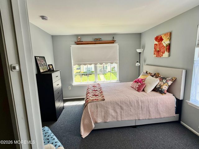 48 Messenger Court, Toms River, NJ 08753