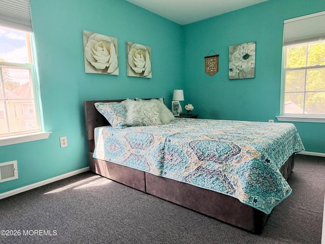 48 Messenger Court, Toms River, NJ 08753