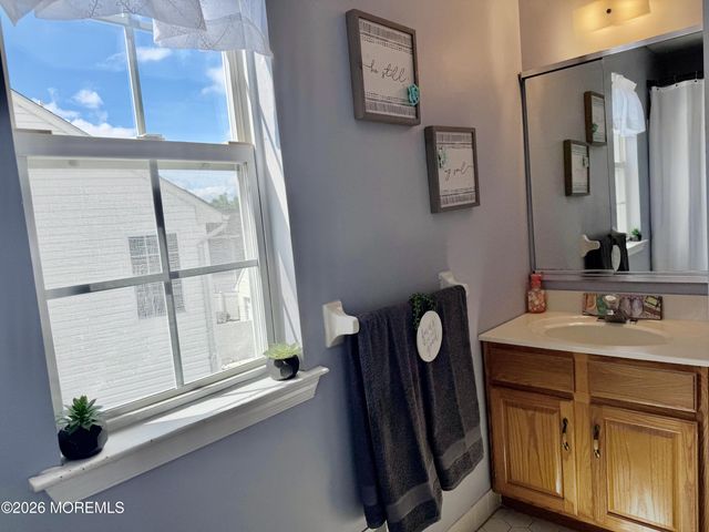 48 Messenger Court, Toms River, NJ 08753