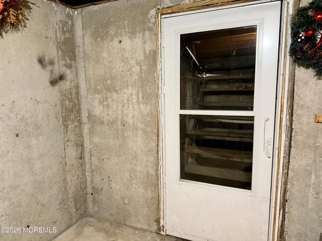 48 Messenger Court, Toms River, NJ 08753