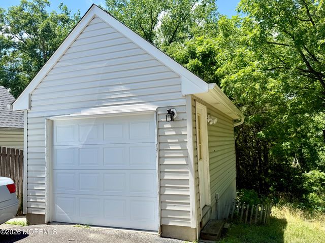 48 Messenger Court, Toms River, NJ 08753