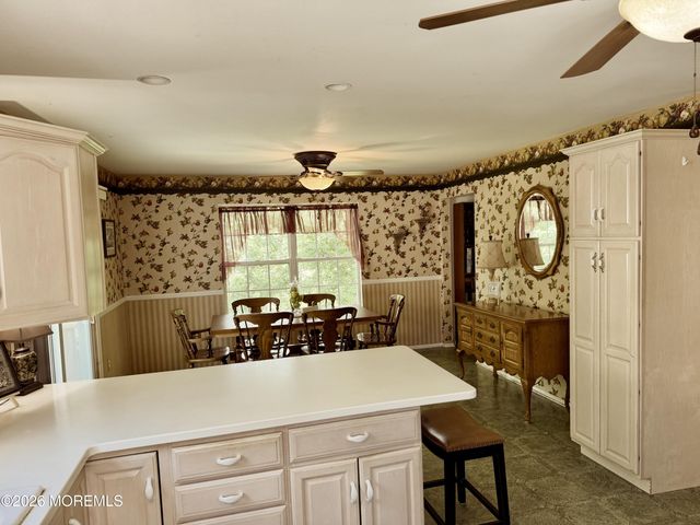 48 Messenger Court, Toms River, NJ 08753