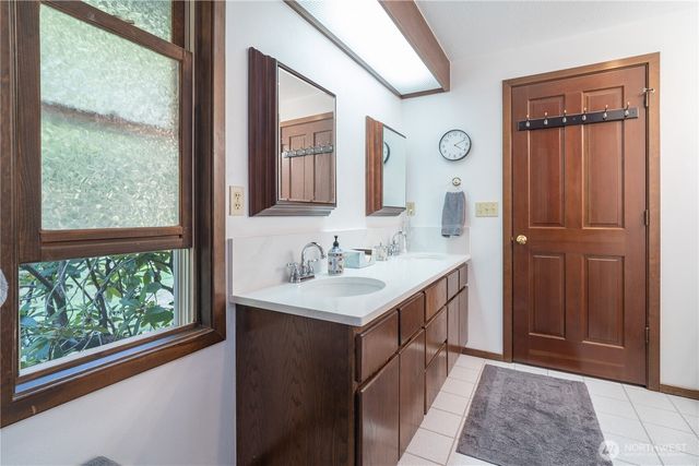 2102 2104 Mark Street NE, Lacey, WA 98516