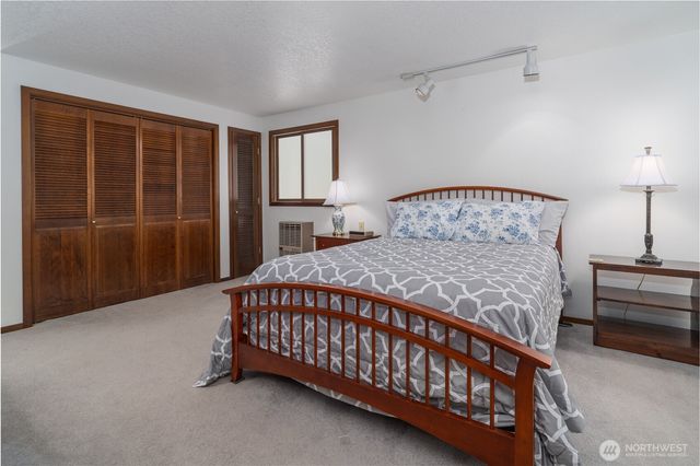 2102 2104 Mark Street NE, Lacey, WA 98516