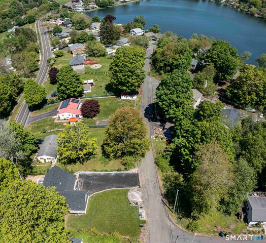 24 West Lakeview Road, Plymouth, CT 06782