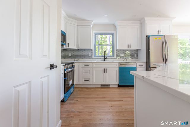 24 West Lakeview Road, Plymouth, CT 06782