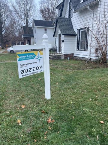 522 Walnut Street, Three Rivers, MI 49093
