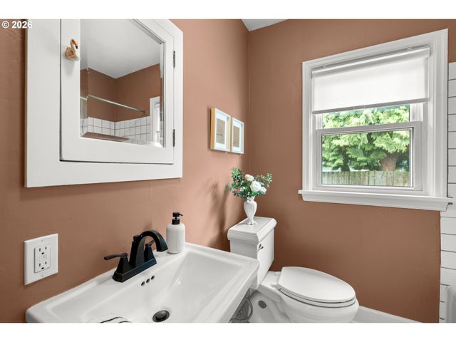 5615 Ne 14TH Ave, Portland, OR 97211