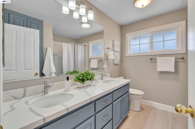 282 Del Valle Ct, Pleasanton, CA 94566