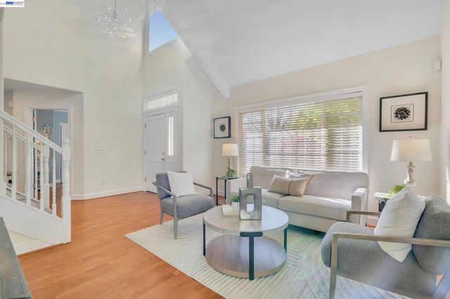 282 Del Valle Ct, Pleasanton, CA 94566