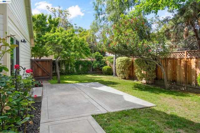 282 Del Valle Ct, Pleasanton, CA 94566