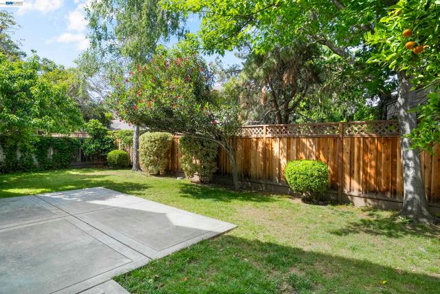 282 Del Valle Ct, Pleasanton, CA 94566