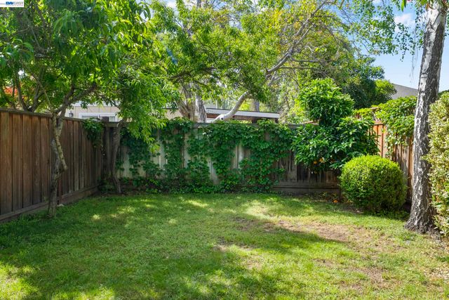 282 Del Valle Ct, Pleasanton, CA 94566