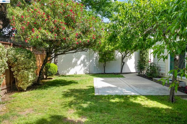 282 Del Valle Ct, Pleasanton, CA 94566