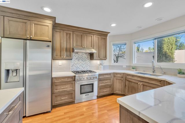 282 Del Valle Ct, Pleasanton, CA 94566