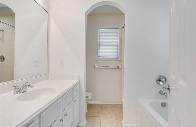 6414 Valleybrooke Court, Arlington, TX 76001