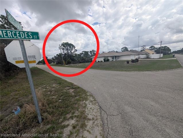 906 Replica Ave Avenue, Sebring, FL 33872