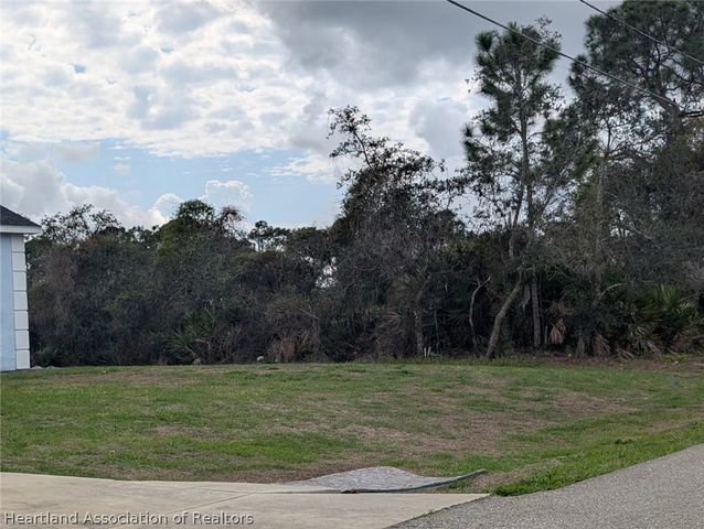 906 Replica Ave Avenue, Sebring, FL 33872