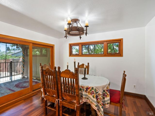 1010 Easum Dr, Napa, CA 94558