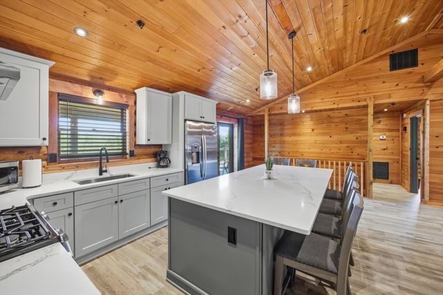 594 Shawnee Trail, Chatsworth, GA 30705